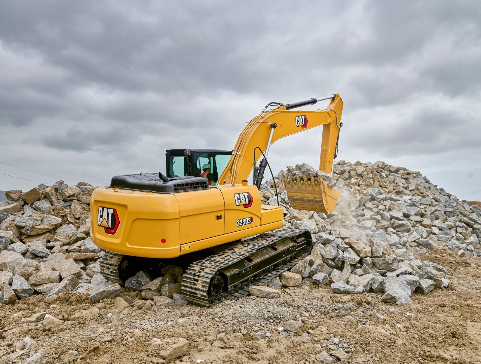 Excavadora CAT 323 D3